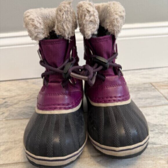 Sorel girls size 12 plum/black Waterproof snow boots - Picture 5 of 8